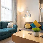 Oesis - Stylish Holiday Home Near Edinburgh City Centre
