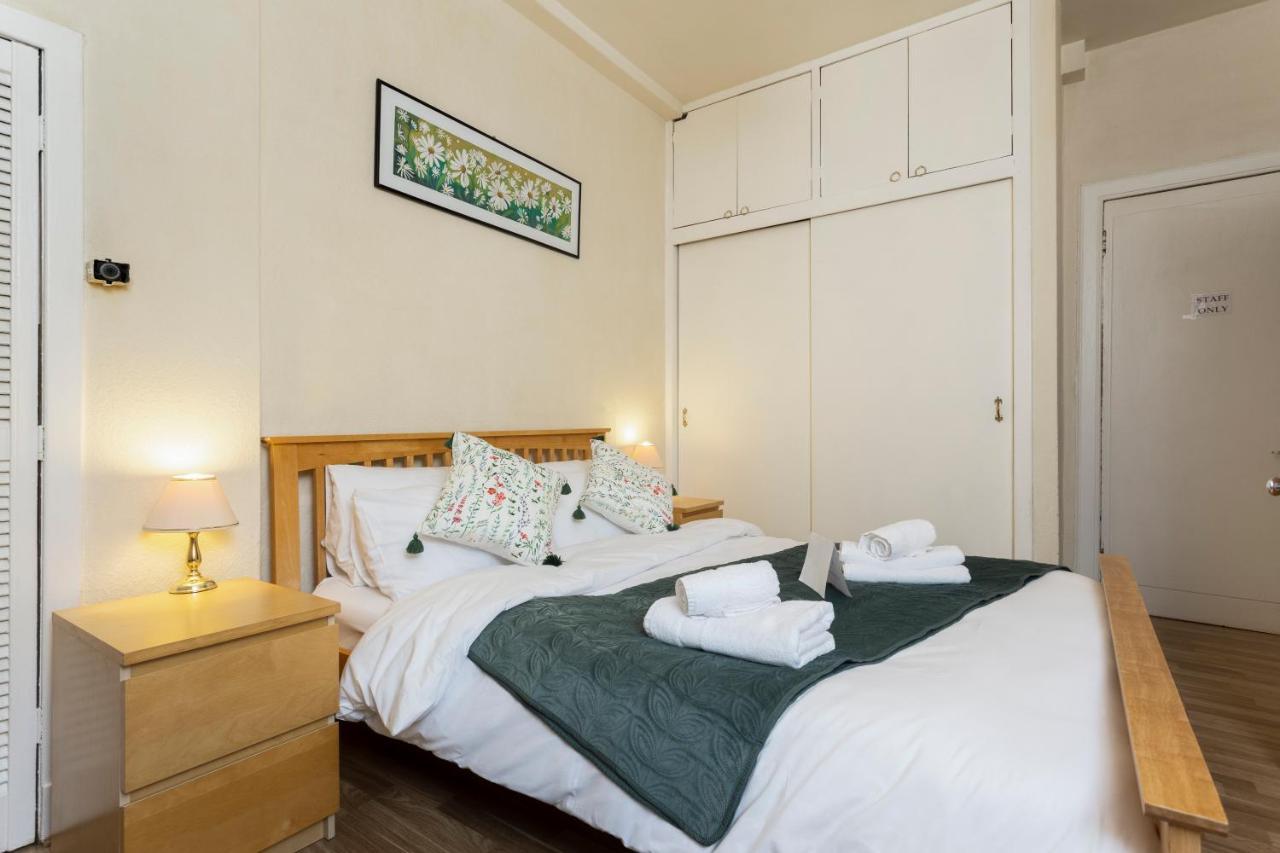 Oesis - Stylish Holiday Near Centre Hébergement de vacances *